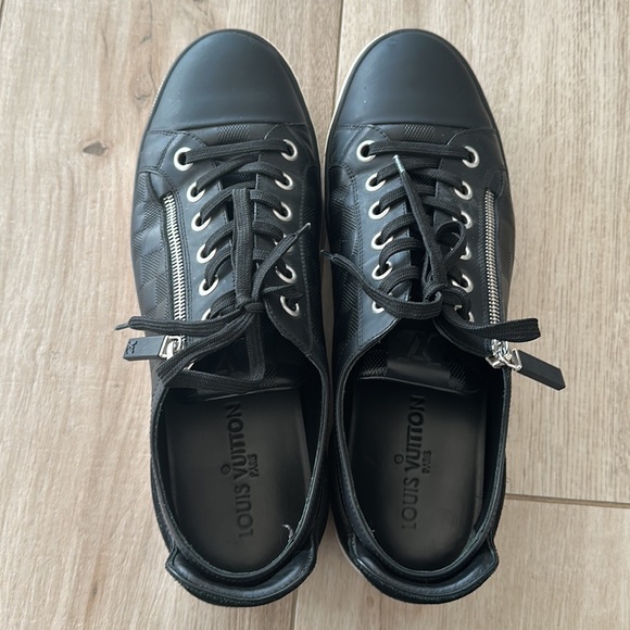 Men’s Leather Louis Vuitton Sneakers (9) - Picture 4 of 5
